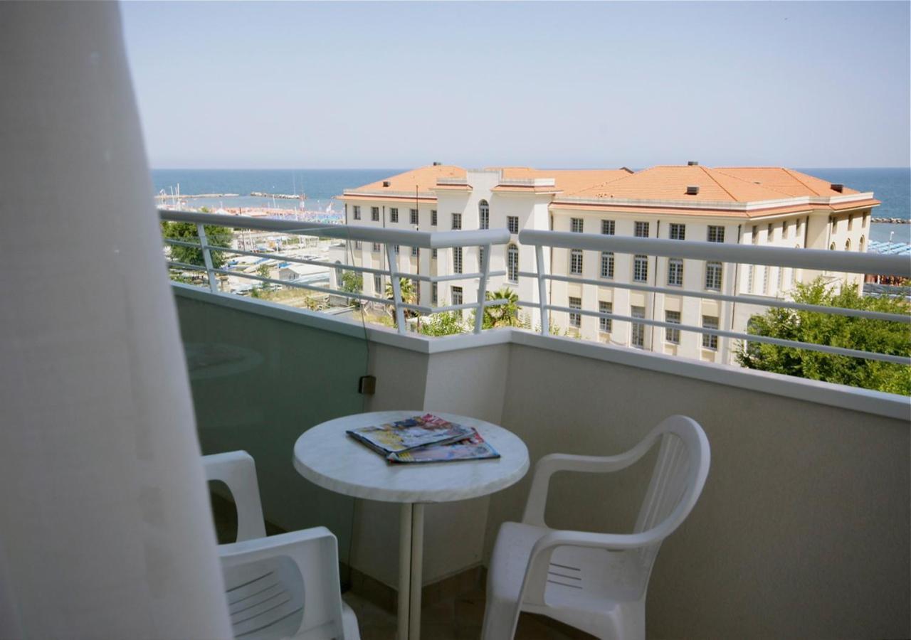 Hotel Aragosta Cattolica Ngoại thất bức ảnh