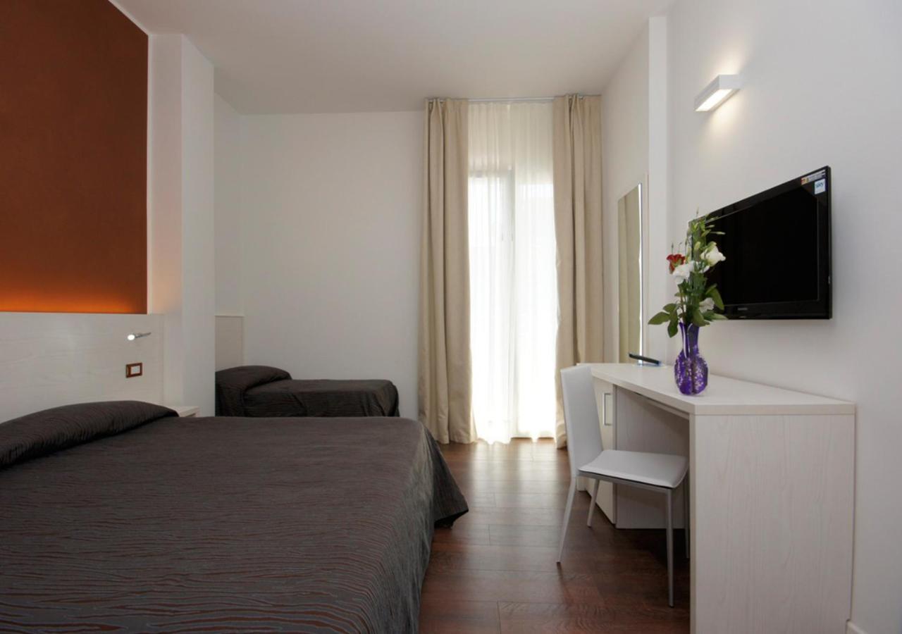 Hotel Aragosta Cattolica Ngoại thất bức ảnh